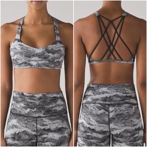 Lululemon Free To Be Zen Sports Bra Size 10